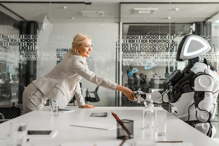 Yapay Zeka ile Geliştirilmiş Robotik Kolların Yükselişi