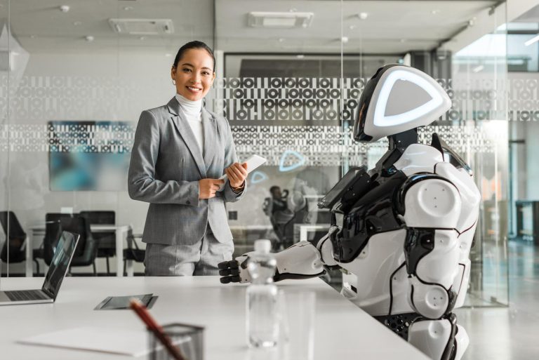 Yönetimde Yapay Zeka Robotlarının Rolü